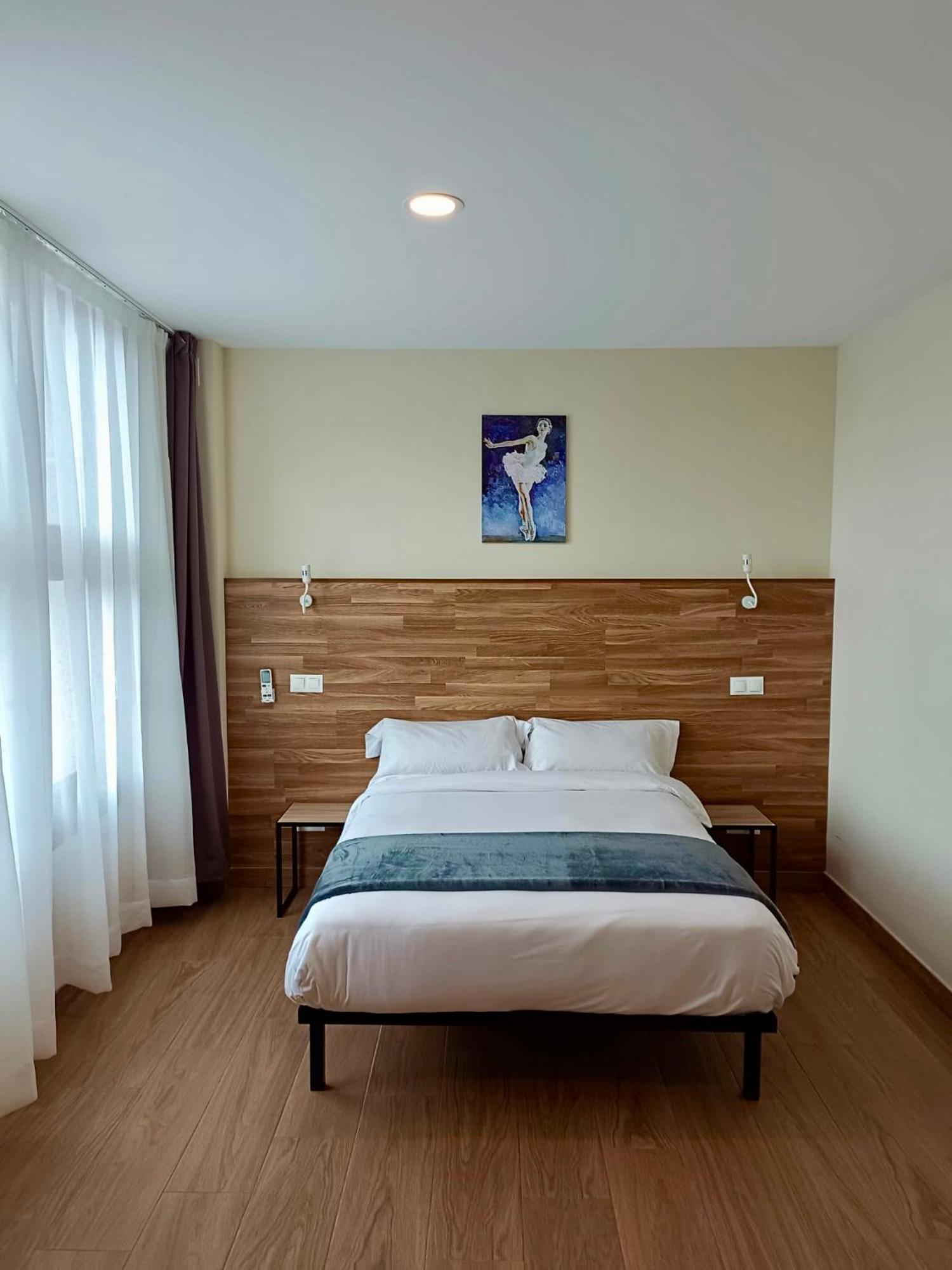 Apartahotel Golden Alcala Alcalá de Henares Extérieur photo